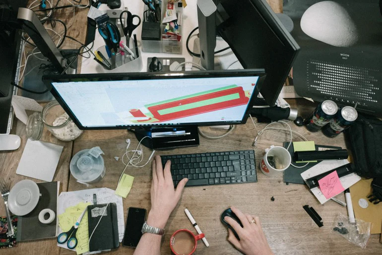 The Clean vs. Messy Desk Debate